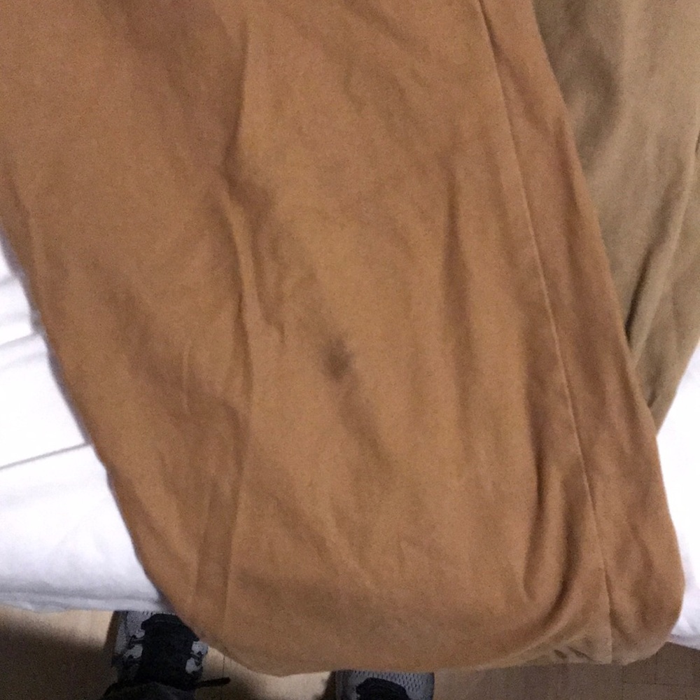 Three pairs of American Eagle khakis - Picture 4 of 4